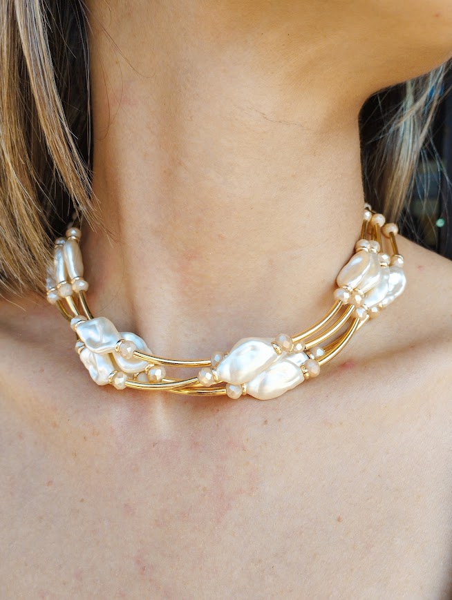 Gargantilha em Pérolas em ABS e canos em Alumínio e Cristal