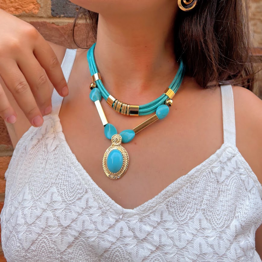 Colar de Pedra Howlita Metal Banhado