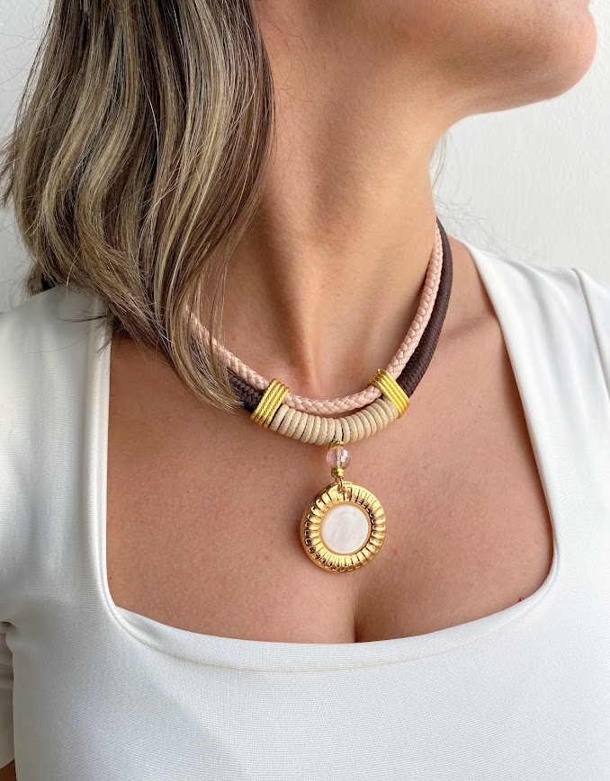 Gargantilha Cordão Corda Náutica com Pingente Metal Banhado - Imagem 2