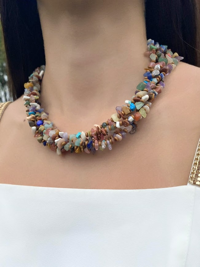 Gargantilha com Pedras Naturais Cascalho e Madeira