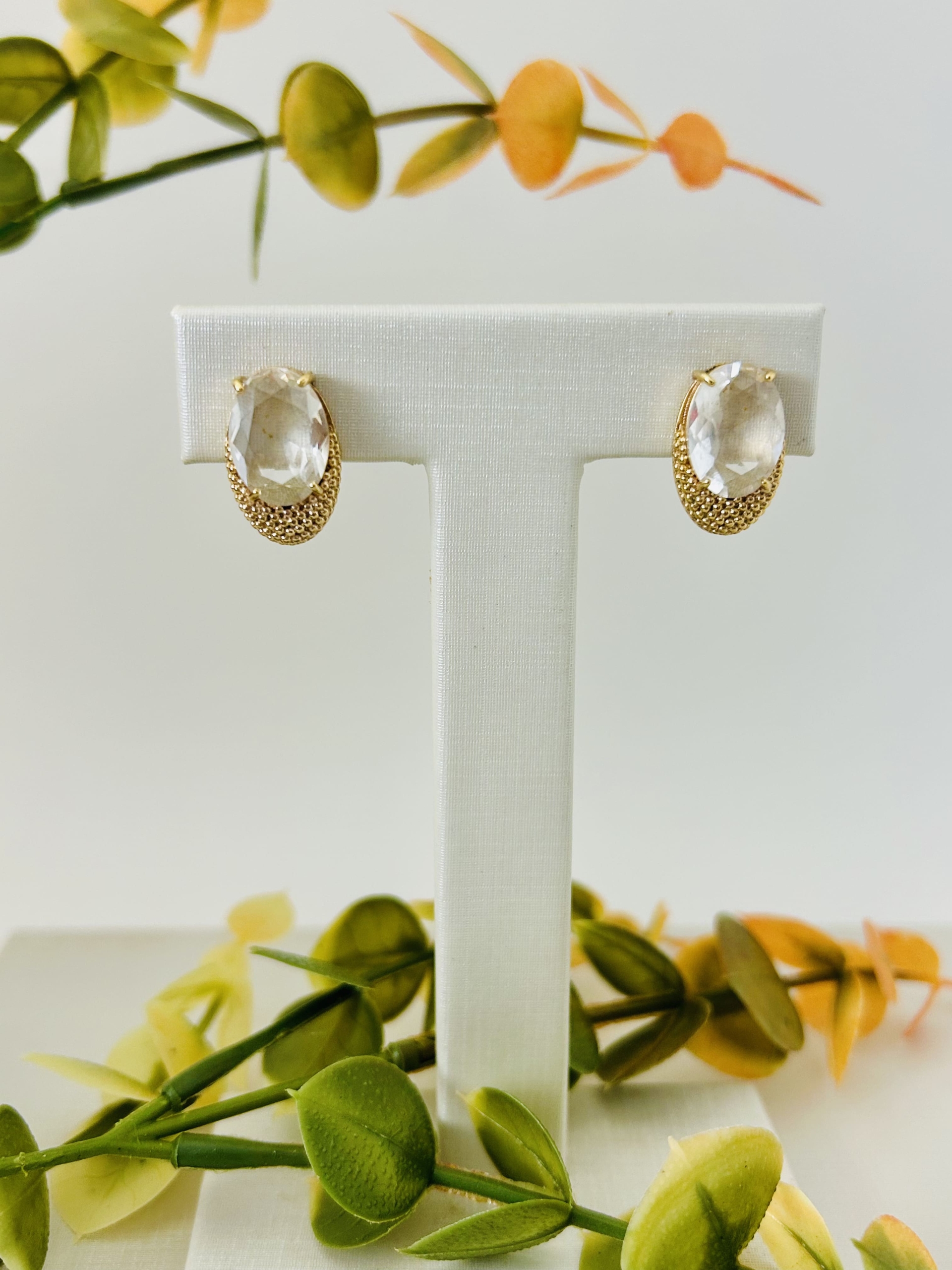 Brinco com Pedras Ovais Transparentes Facetadas