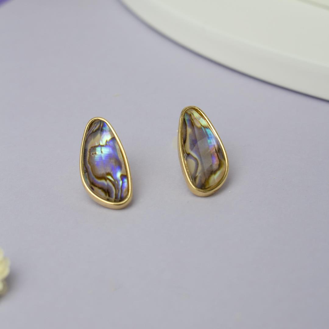 Brinco Dourado com Pedra Abalone Forma Geométrica - Imagem 2